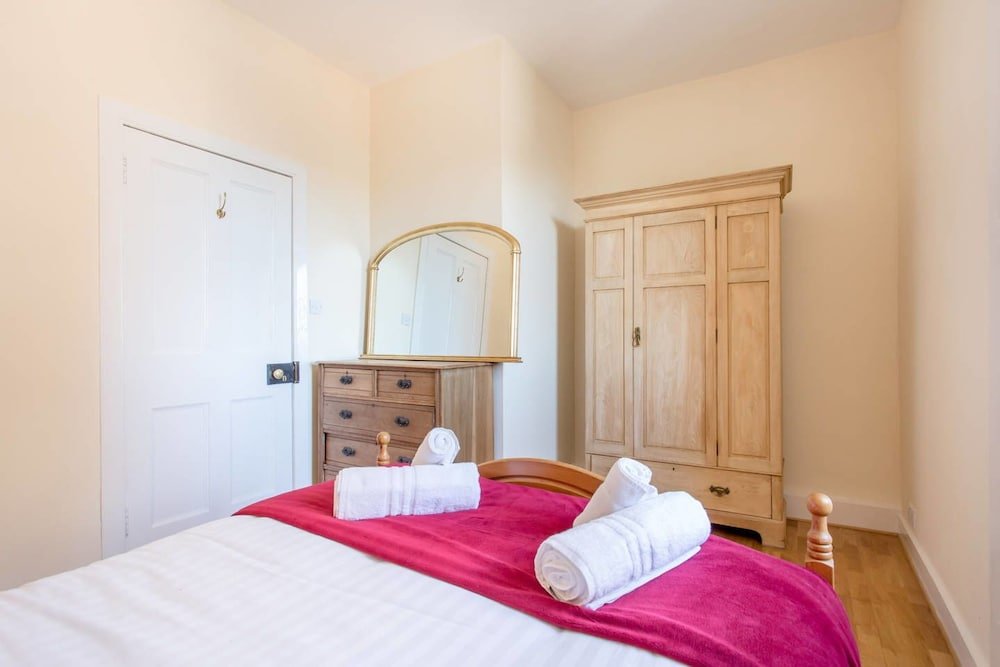 Фото Retro Castle Retreat 2bed