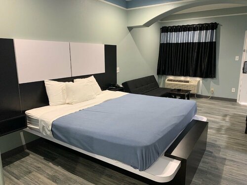 Гостиница Crystal Suites
