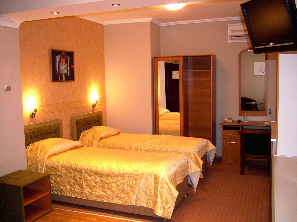 Фото Hotel Ustra