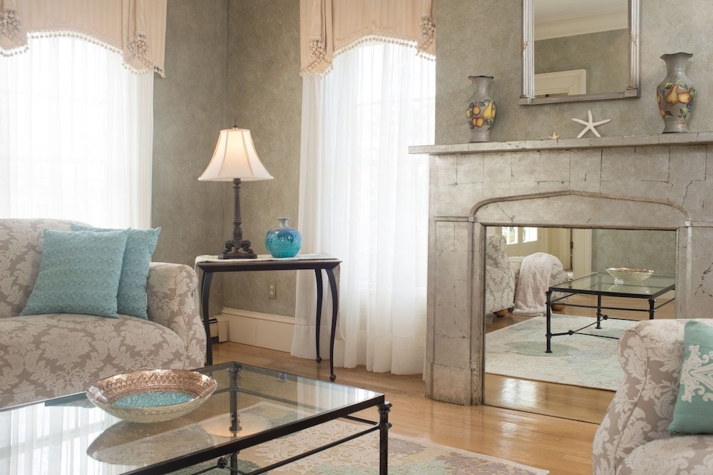 Фото Captain Farris House