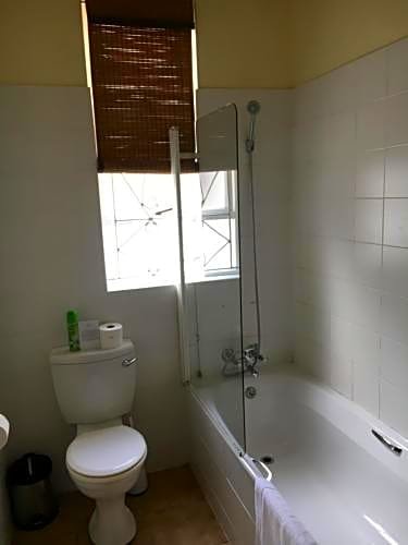 Фото 5 Camp Street Guesthouse & Self-catering