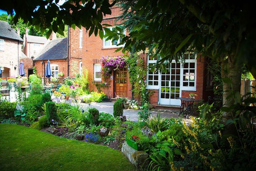 Фото The Manor Guesthouse