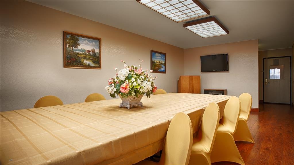 Фото Best Western Plus South Bay Hotel