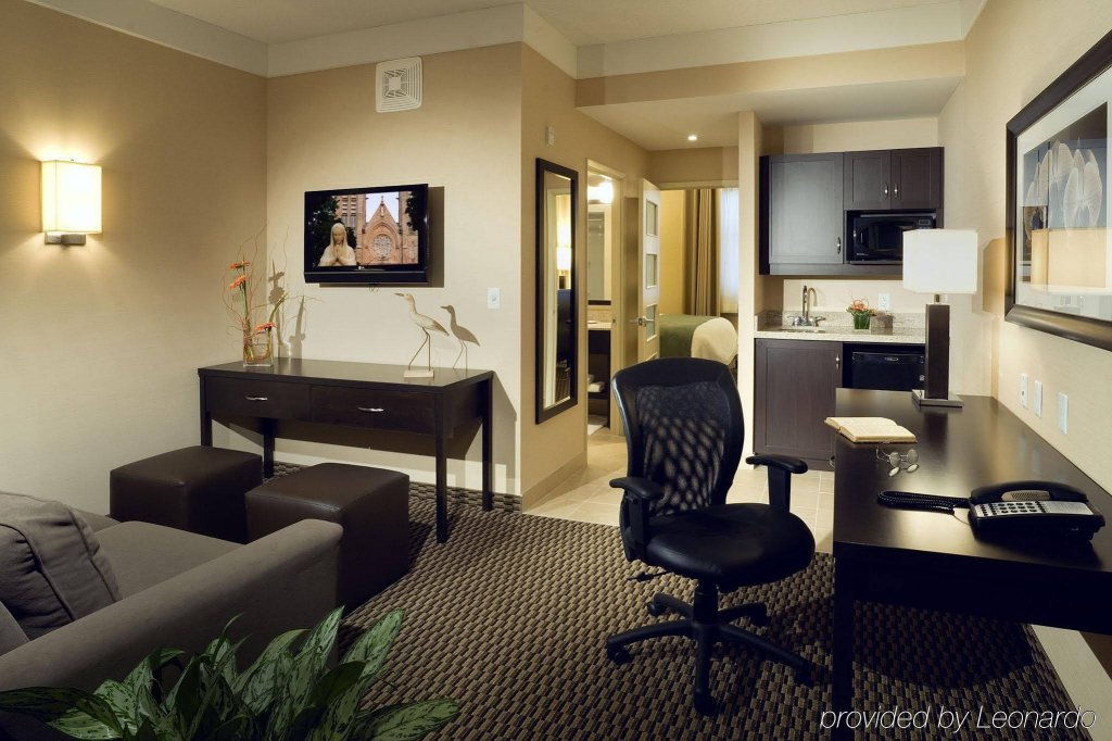 Фото Delta Hotels by Marriott Guelph Conference Centre