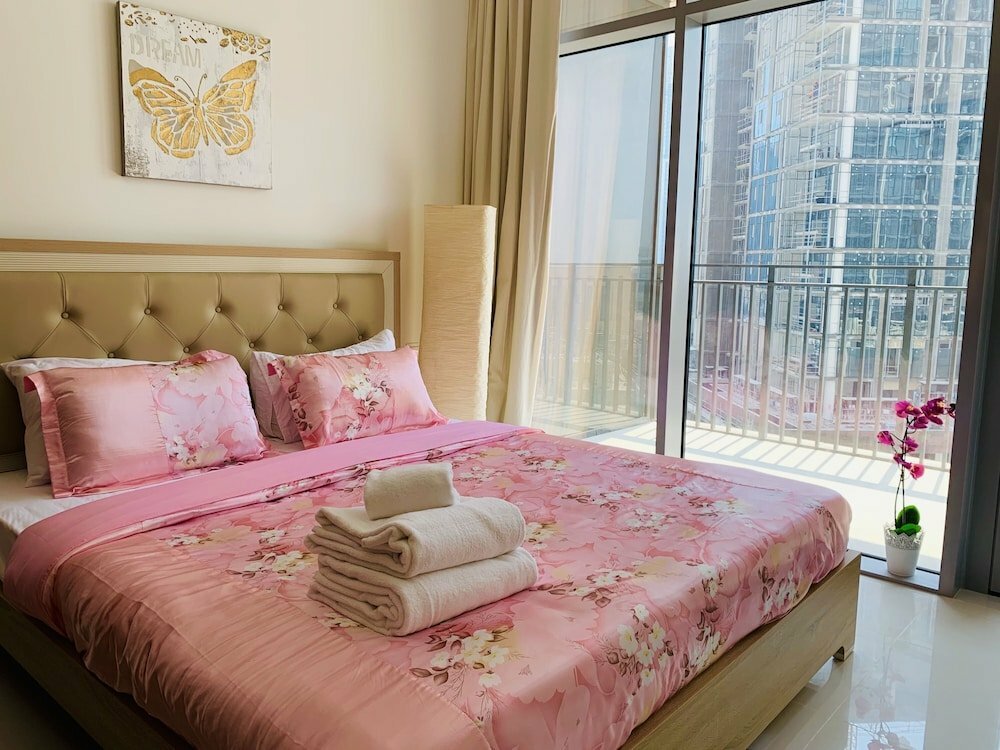 Short-term housing rental City Nights- 1b Blvd Crescent Tower 1, Dubai, photo