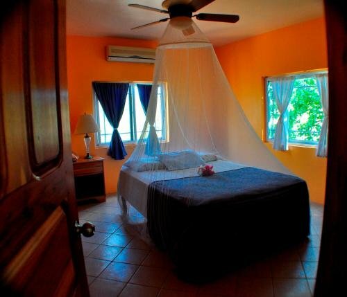 Гостиница Jah Freedom Inn Negril