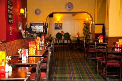 Фото The Waverley Hotel