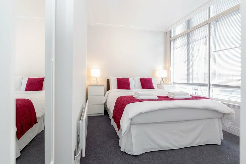 Гостиница Roomspace Apartments -River House в Лондоне