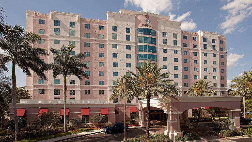 Фото DoubleTree by Hilton Hotel Sunrise - Sawgrass Mills