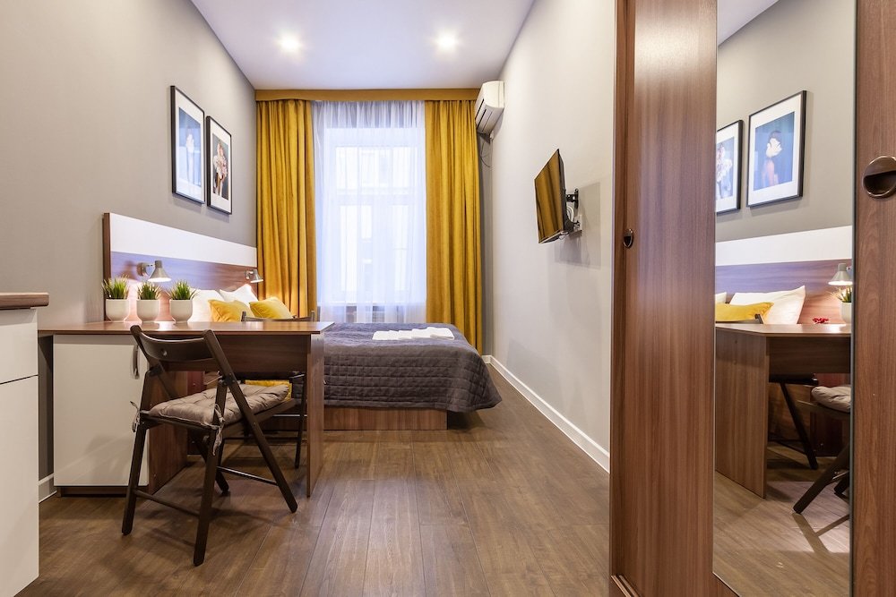 Фото Демократ Невский 130