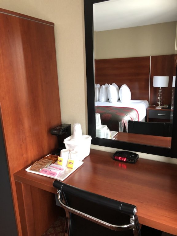 Фото Ramada by Wyndham Staten Island