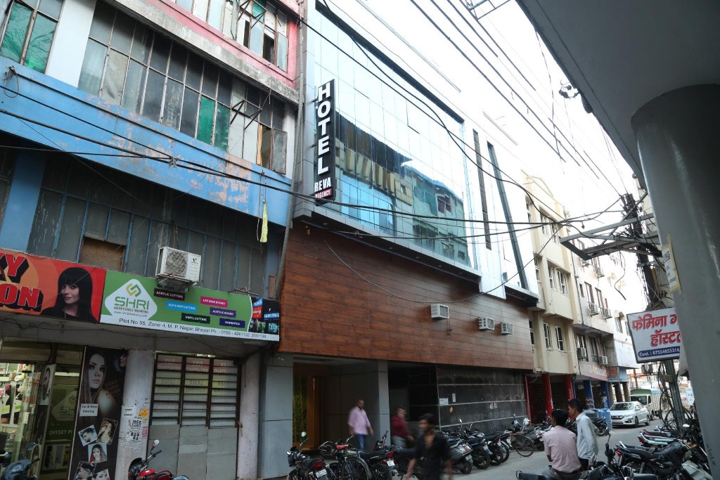 Фото Hotel Reva Regency