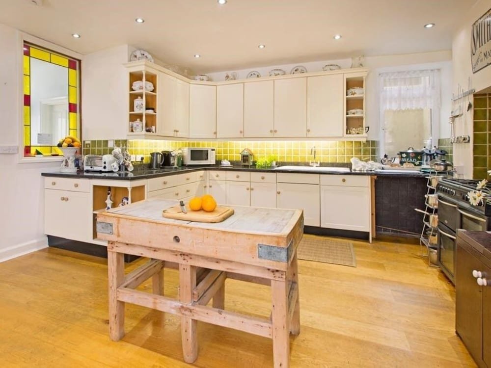 Фото Anchor House