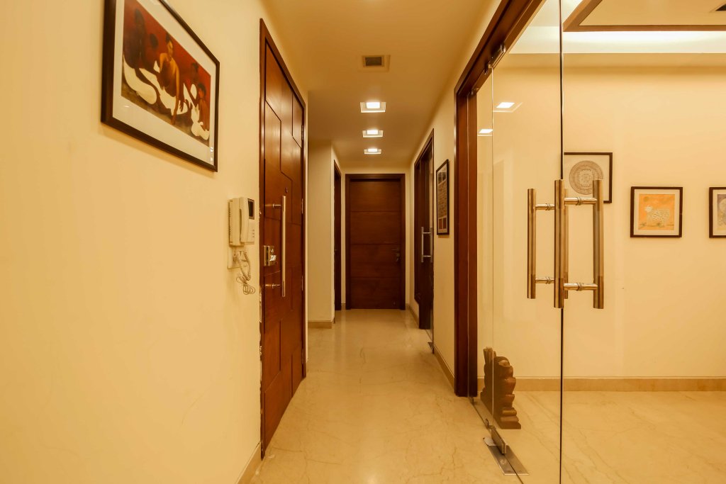 Фото Woodpecker Service Apartments Green Park