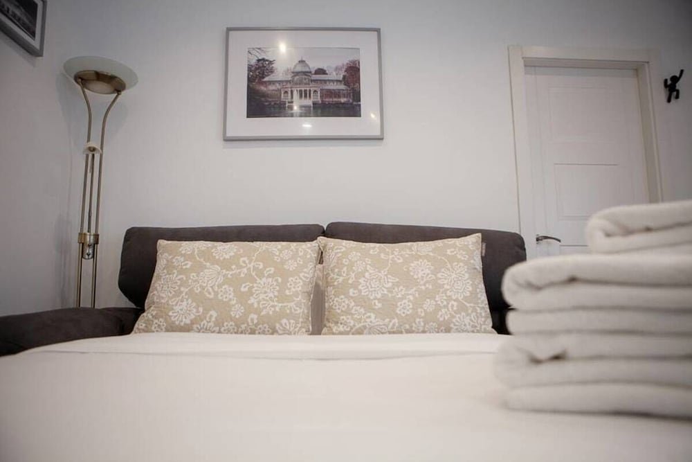 Фото Lovely & Chic one bed Apartment Next to El Prado