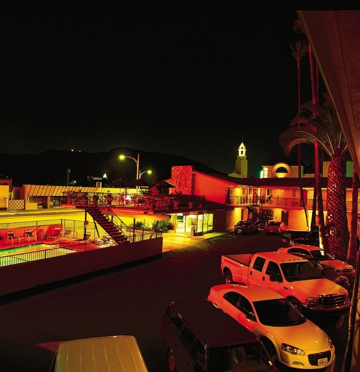 Фото Safari Inn, a Coast Hotel