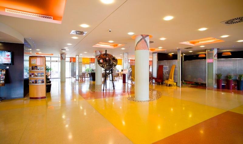 Фото Ibis Barcelona Cornella