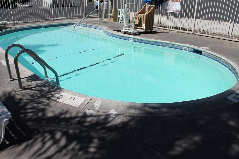 Фото Motel 6 Fresno, Ca - Blackstone South