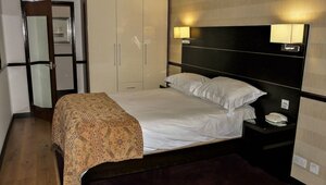 Hollies Hotel (England, Somerset County, Bower Hinton), hotel