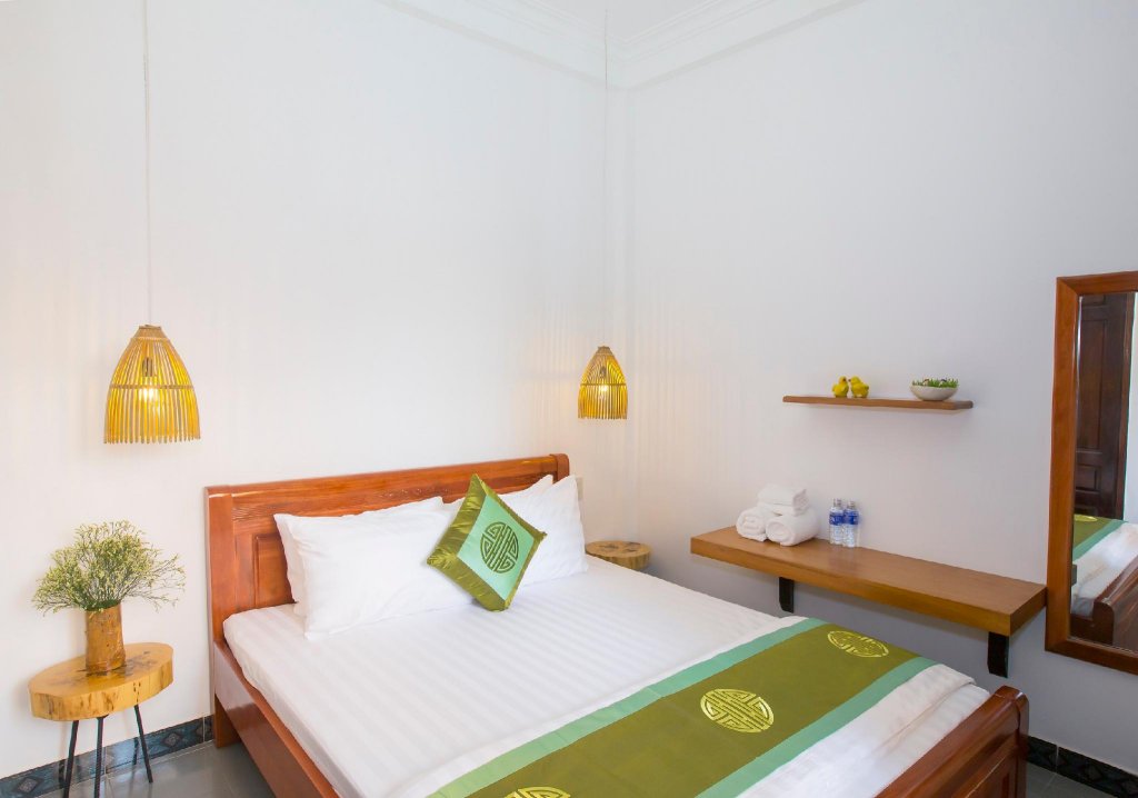 Фото Purple Hue BnB Central Hub