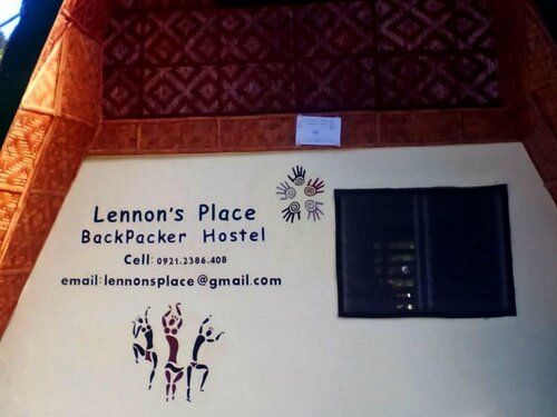 Гостиница Lennon's Place Backpacker Hostel