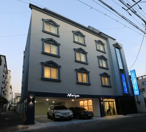 Гостевой дом Maison Mini Hotel & Guesthouse в Кенджу