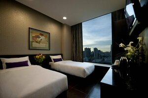 V Hotel Lavender (Jellicoe Road, 70), hotel