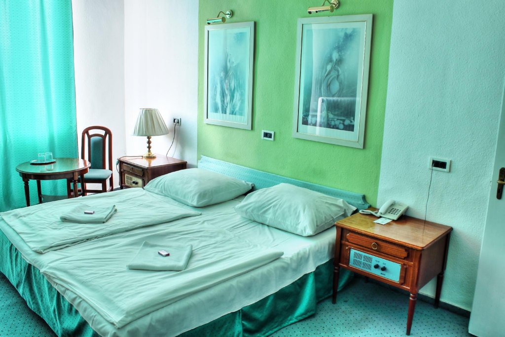 Фото Hotel Centrál