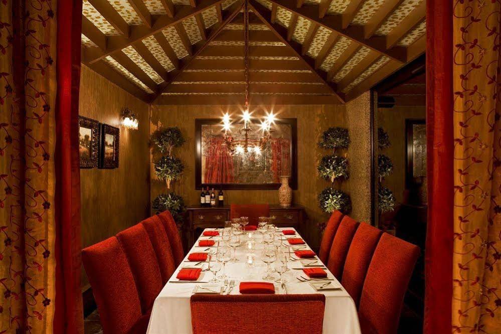 Фото Sheraton LaGuardia East Hotel