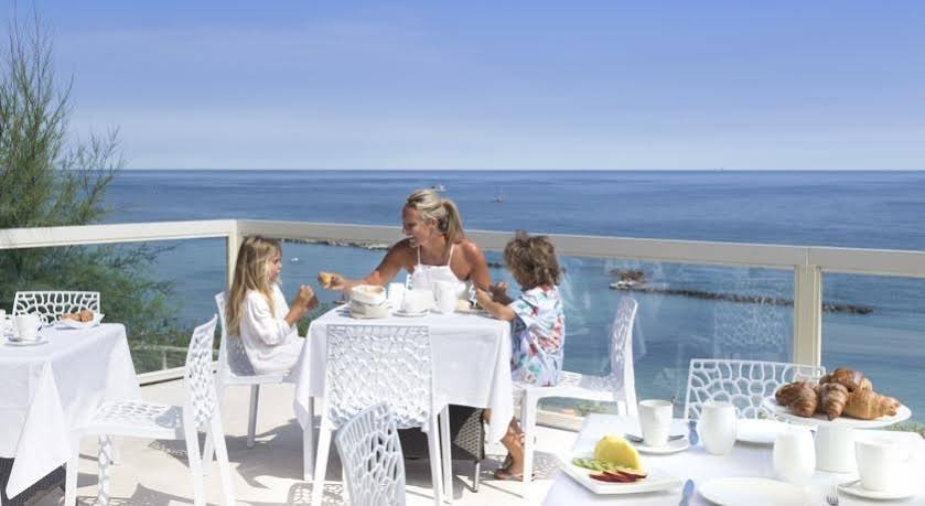 Фото Hotel Sans Souci