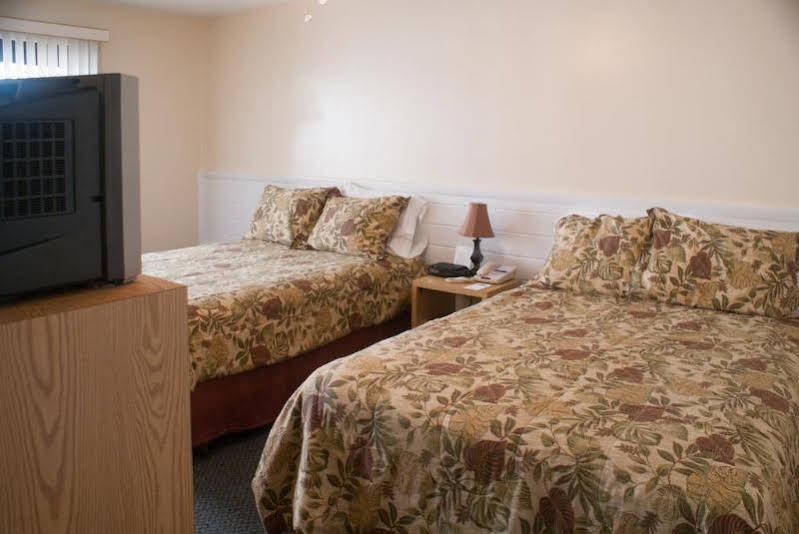 Фото Coastal Waters Inn