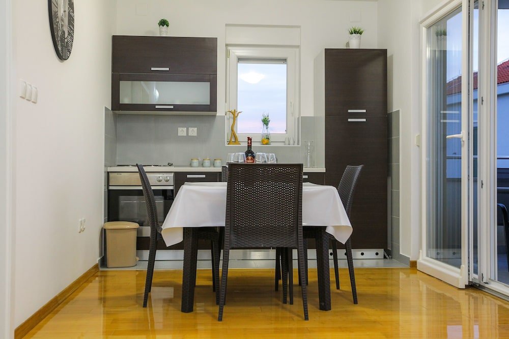 Фото Summer Breeze Apartments