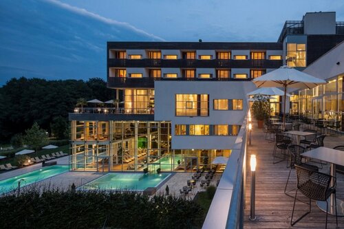 Внешний вид отеля SPA Resort Styria в Бад-Вальтерсдорфе, фото 1