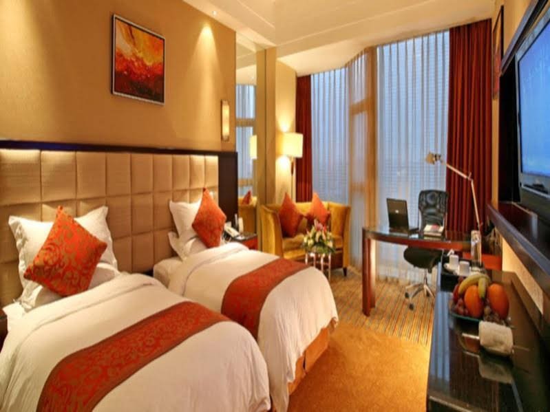 Фото Rainbird International Hotel