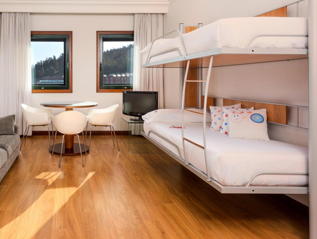 Фото Hotel Santiago Plaza Affiliated by Meliá