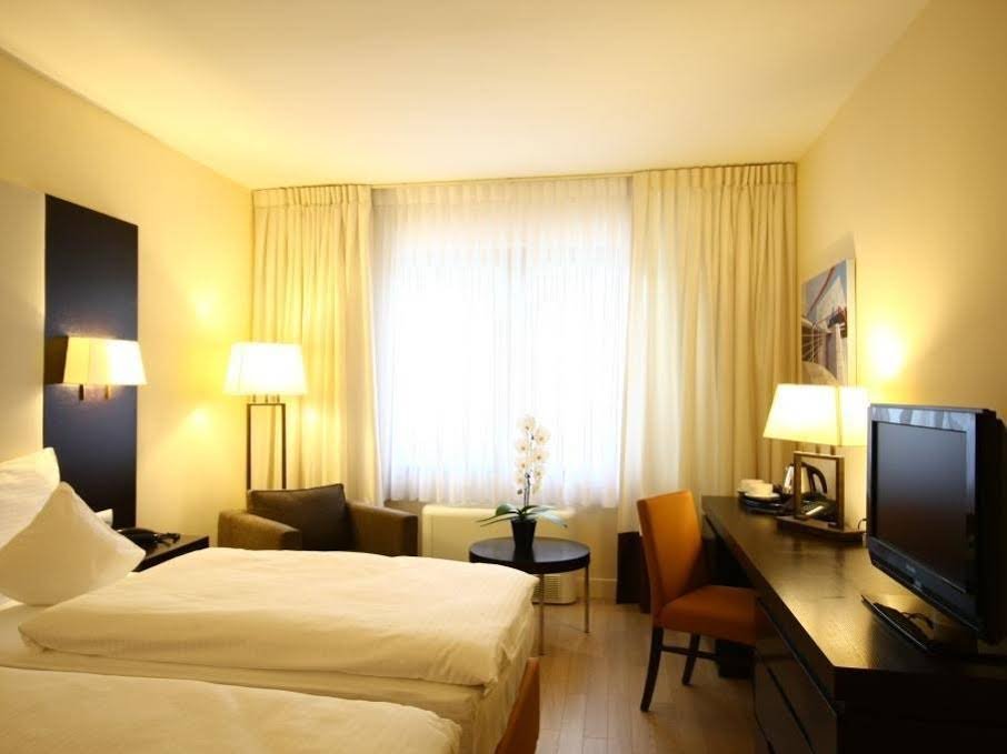 Фото Lions Garden Hotel