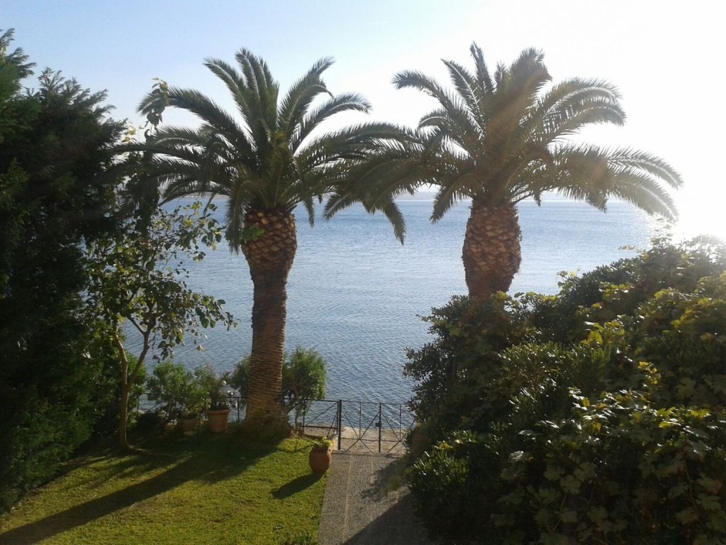 Фото Hotel Theoxenia Loutraki