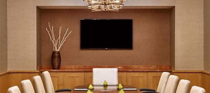 Фото Hilton Los Angeles North/Glendale & Executive Meeting Ctr