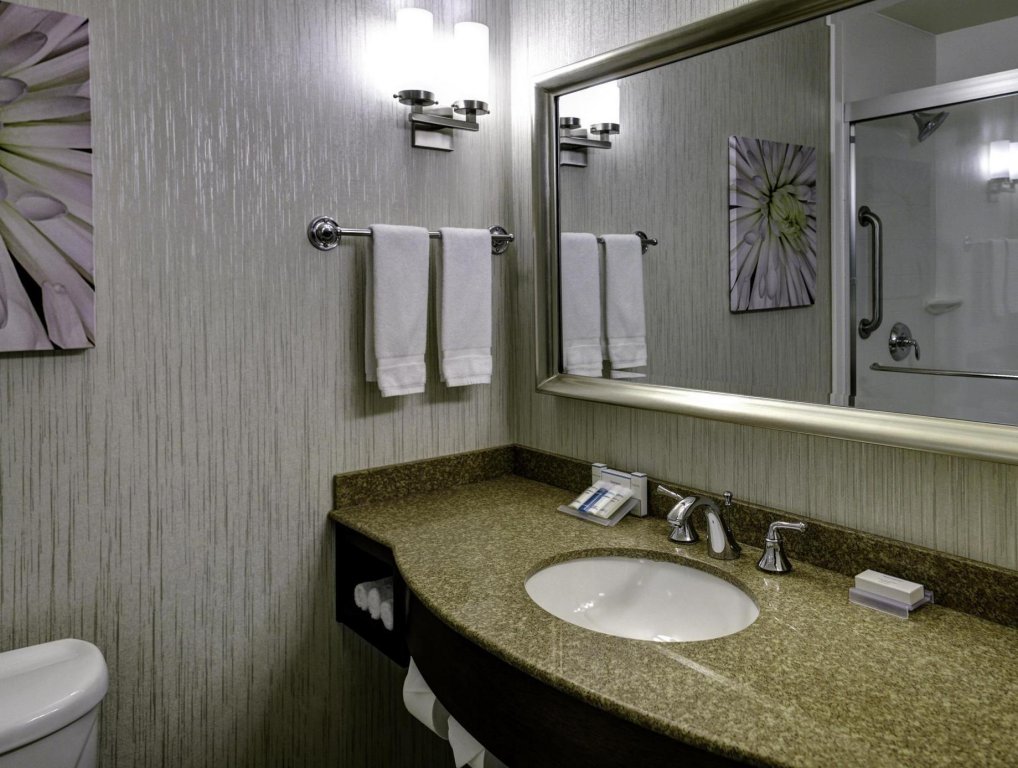 Фото Hilton Garden Inn Overland Park