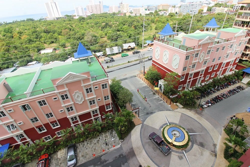 Hotel Grand Caribbean Resort by Pattaya Sunny Rentals, Pattaya, photo