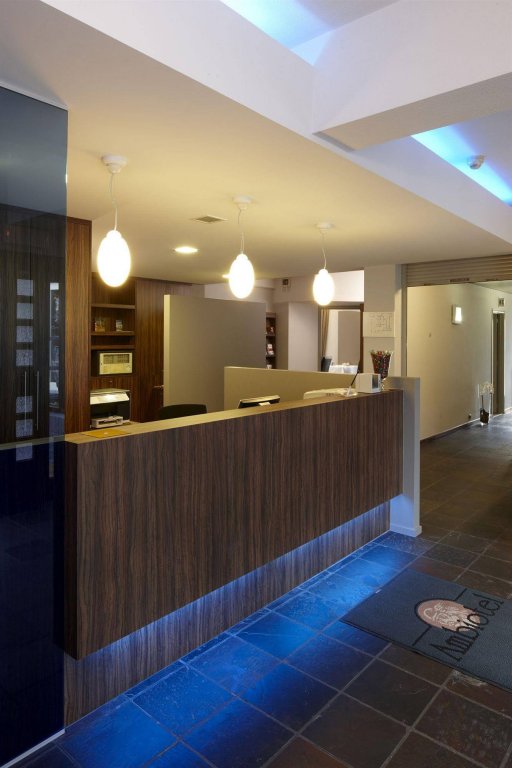 Фото отеля 2