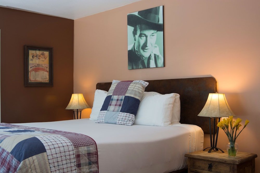 Фото Palm Springs Rendezvous