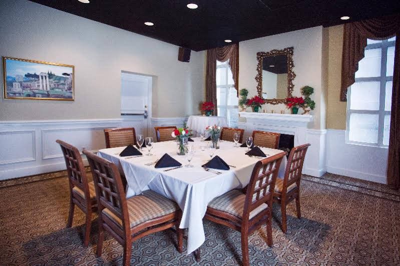 Фото The Dunhill Hotel