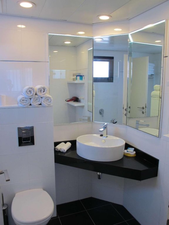 Фото Best Western Regency Suites Hotel