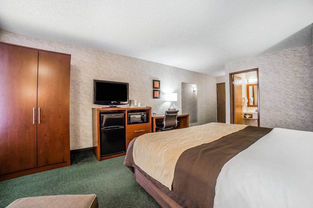 Фото Yellowstone River Inn & Suites