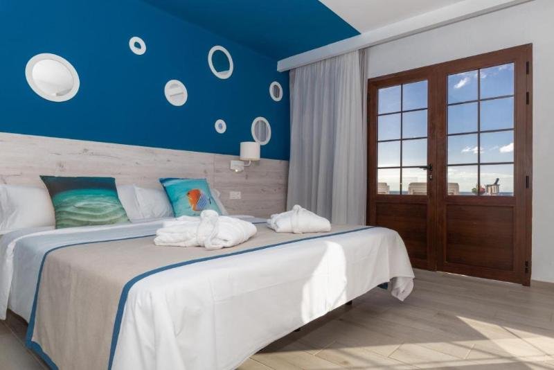 Фото R2 Bahía Kontiki Beach Apartments