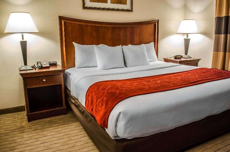 Фото Comfort Suites Mobile