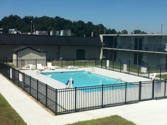 Фото Days Inn and Suites by Wyndham Oxford