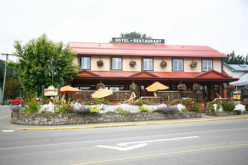 Гостиница Salt Spring Inn Ltd