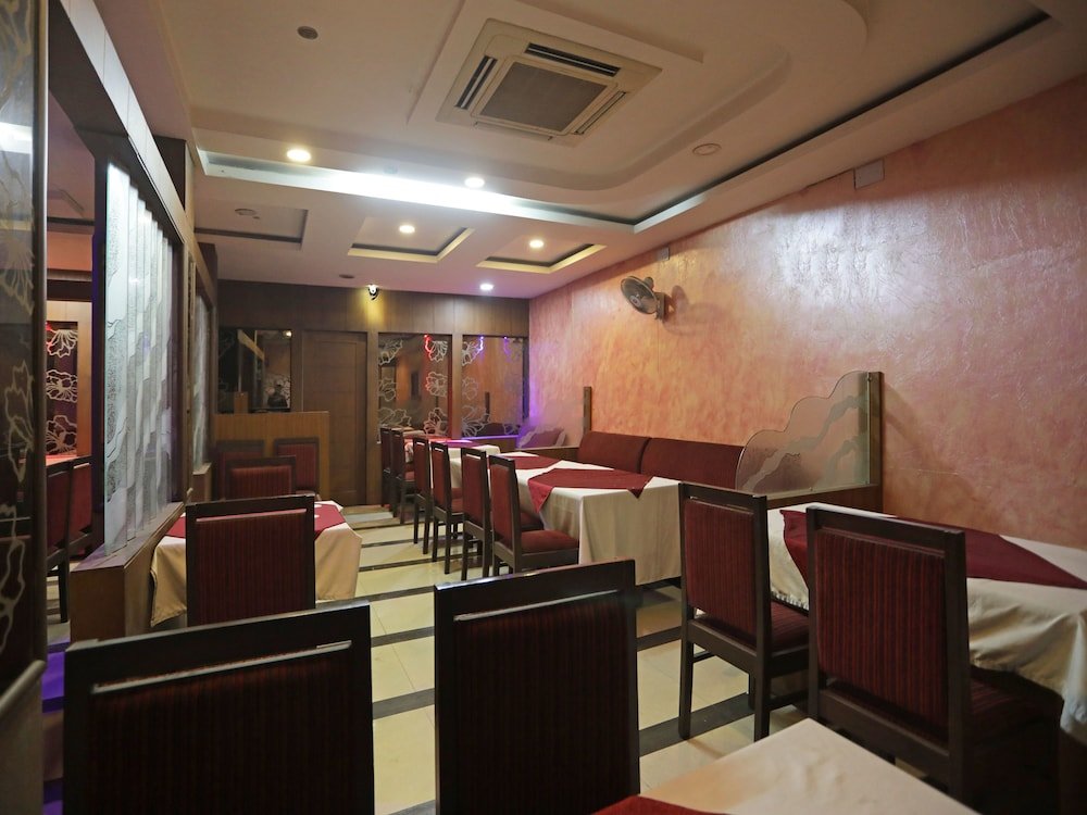 Фото Oyo 11061 Hotel Awesome
